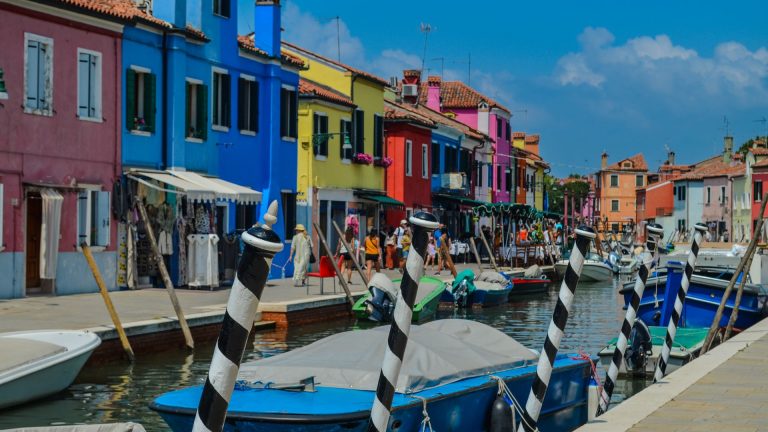 Ischia ou Procida : quelle île choisir pour votre séjour ?
