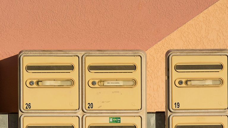 Code postal au Cameroun : fonctionnement, écriture et mode d’emploi