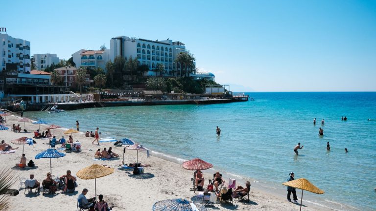 Brač ou Hvar : laquelle choisir pour vos vacances en Croatie ?
