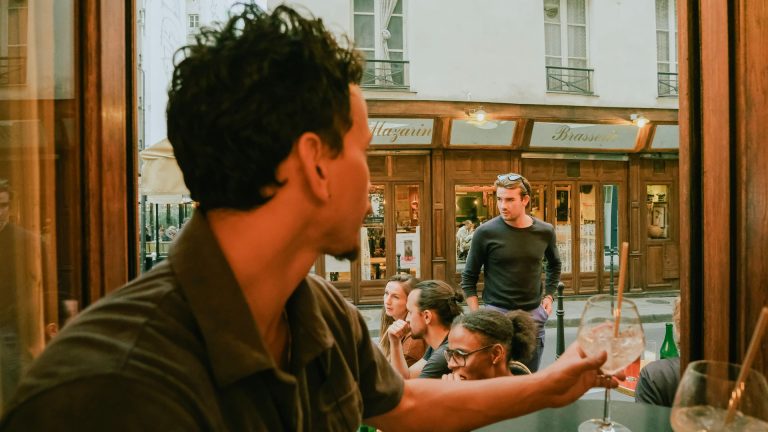 Comment rencontrer des gens à Paris quand on ne connaît personne ?
